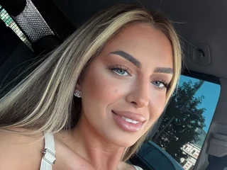 EmmaEmberr webcam livesex profile in roleplay cams