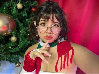 ZaraSnows webcam livesex profile in roleplay cams
